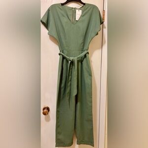 NWT New Boutique Lush Army Green Cropped Jumpsuit Romper Linen Blend size Small